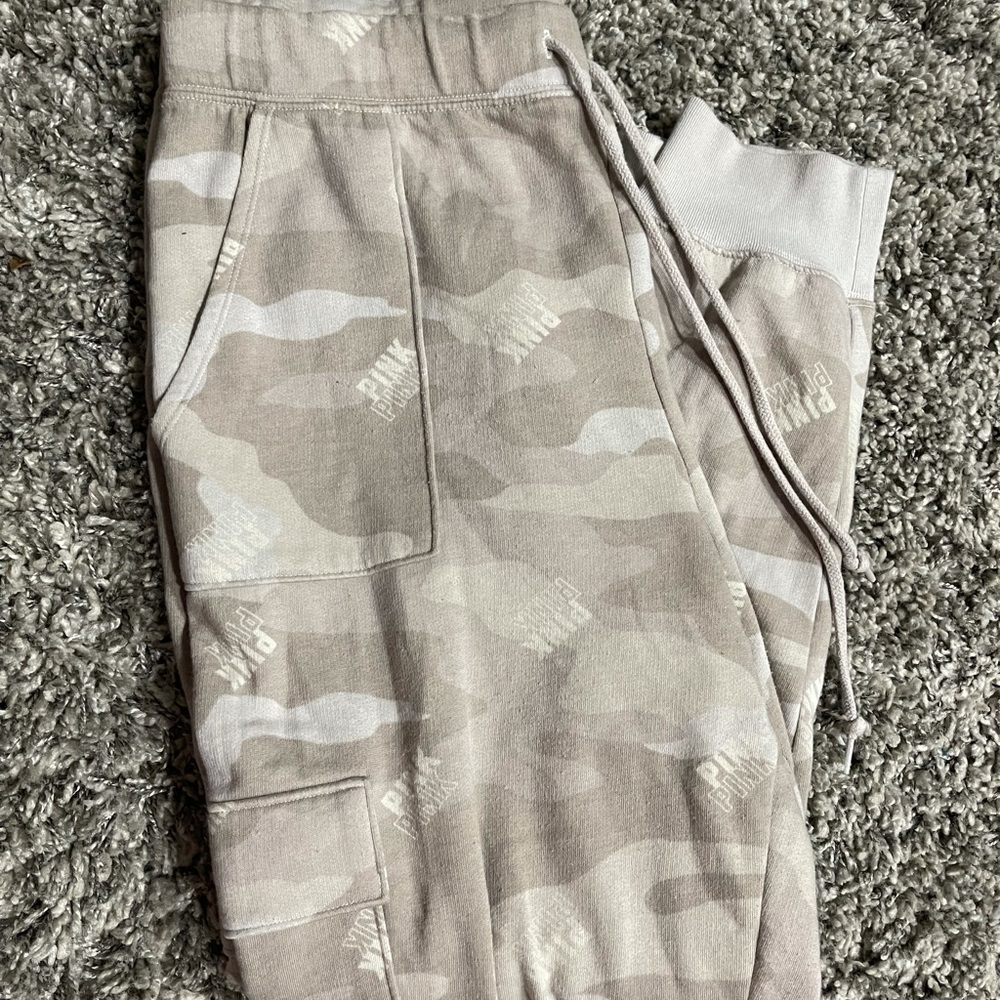 Victoria's Secret Pink Joggers / Sweatpants Worn Once Like New Size L
